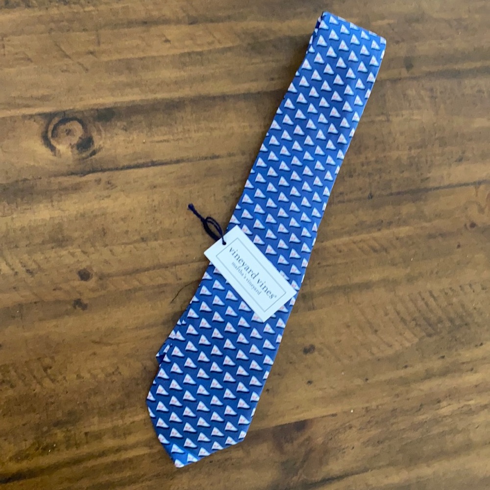 Men’s Vineyard Vine Neck Tie